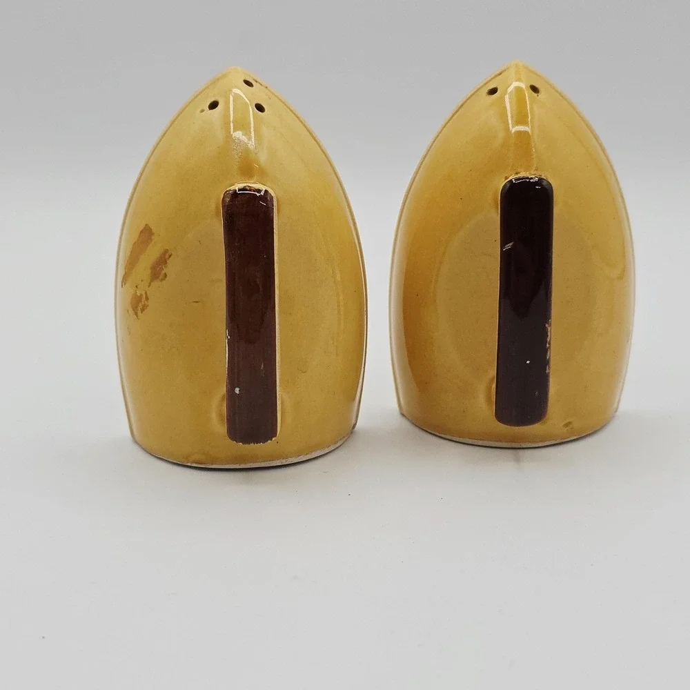 Vintage Hot‎ Springs Arkansas Bath House Row Salt & Pepper Shakers Japan Ceramic
